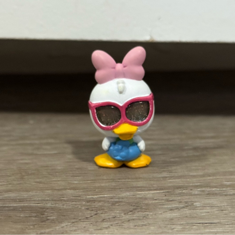 Disney Doorables Daisy Duck Let’s Go Series 2 Figure